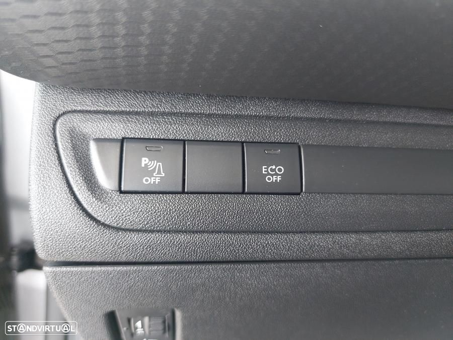 Peugeot 2008 1.5 BlueHDi Signature - 16