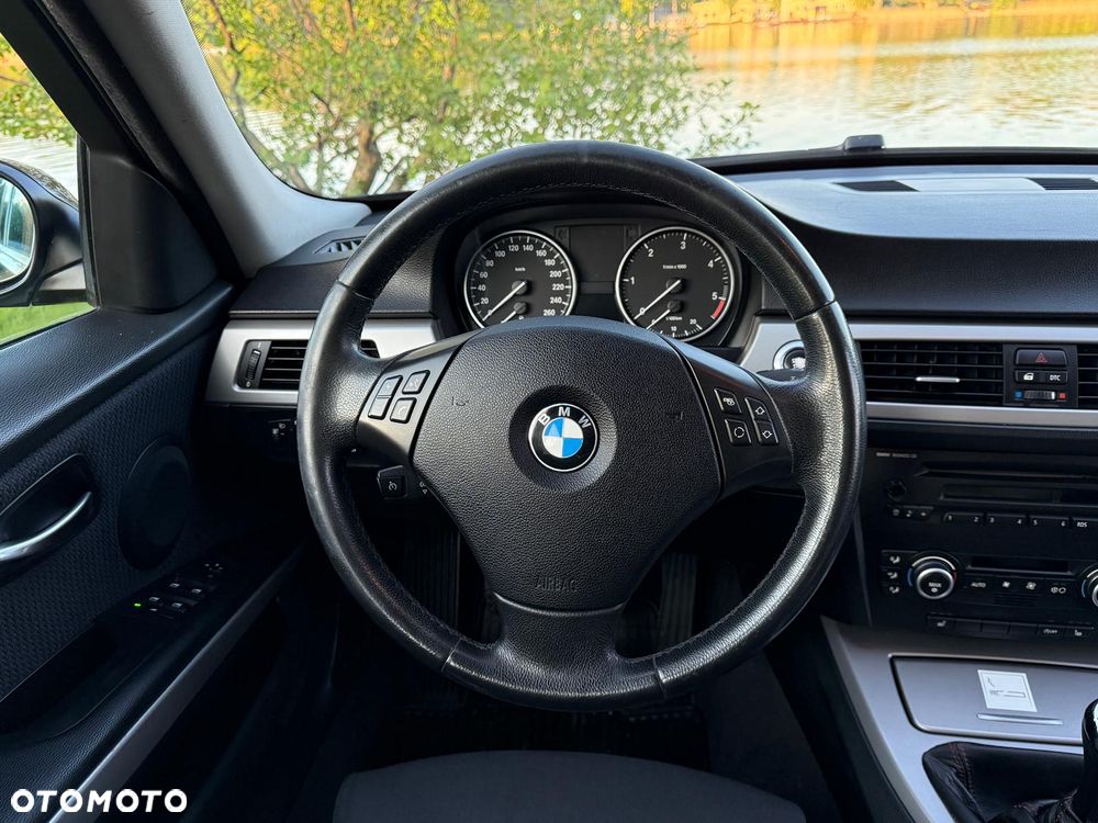 BMW Seria 3 318d DPF - 20