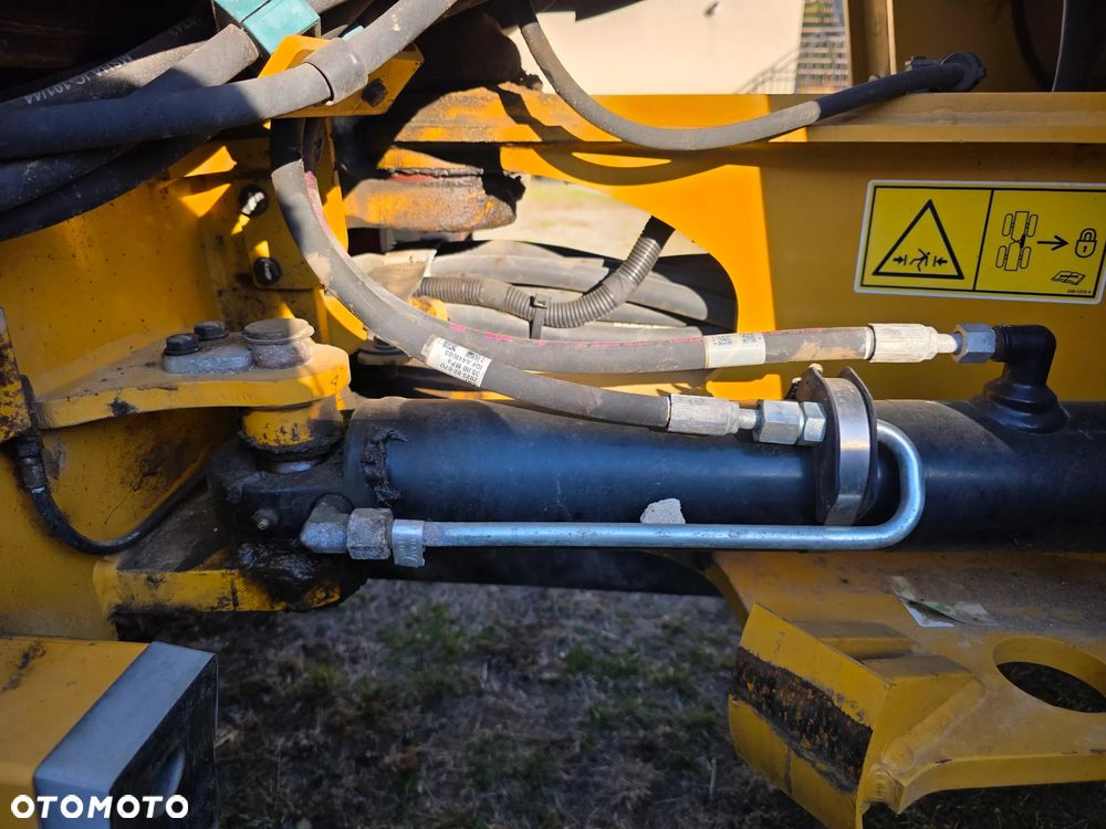 Caterpillar CAT 906 - 10