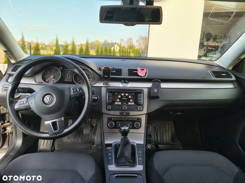 Volkswagen Passat 2.0 TDI BlueMotion Technology Comfortline - 9