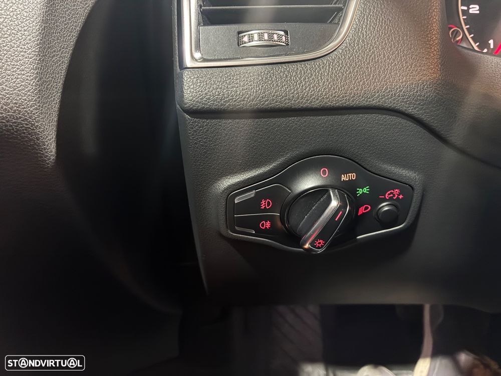 Audi Q5 2.0 TDI quattro Business Line S-line S-tronic - 25