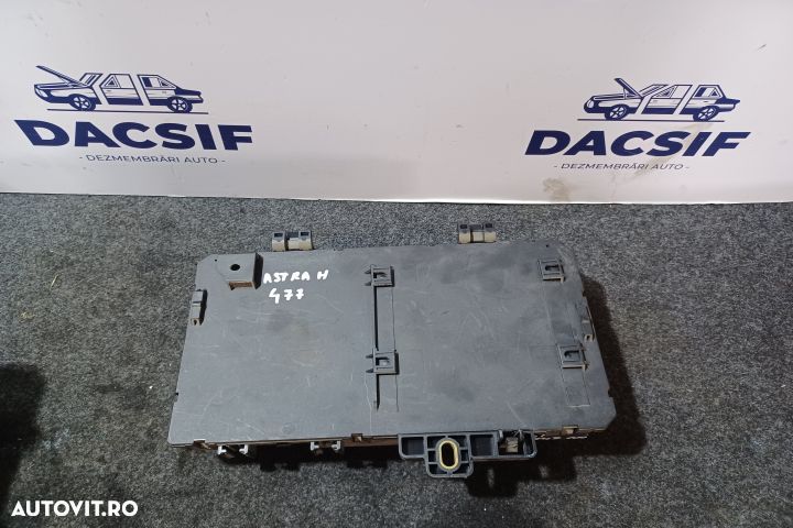 Panou sigurante si relee 13206762 Opel Astra H [2004 - 2007] wagon 1. - 3