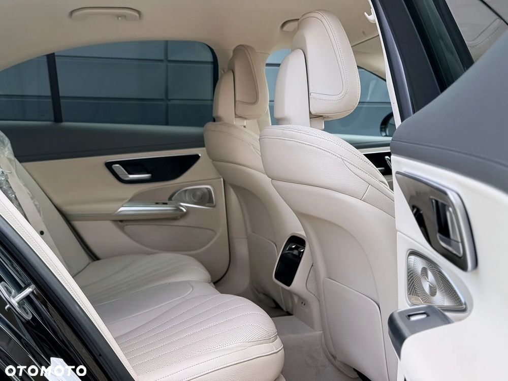 Mercedes-Benz Klasa E 220 d mHEV 4-Matic Exclusive 9G-Tronic - 14