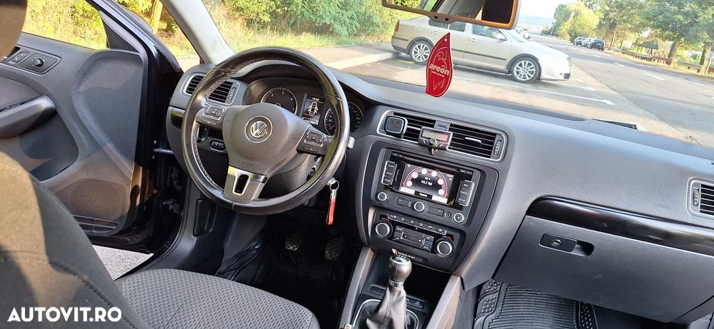 Volkswagen Jetta - 7