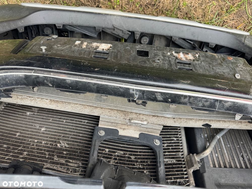 Peugeot 2008 1.6 BlueHDi Allure S&S - 12