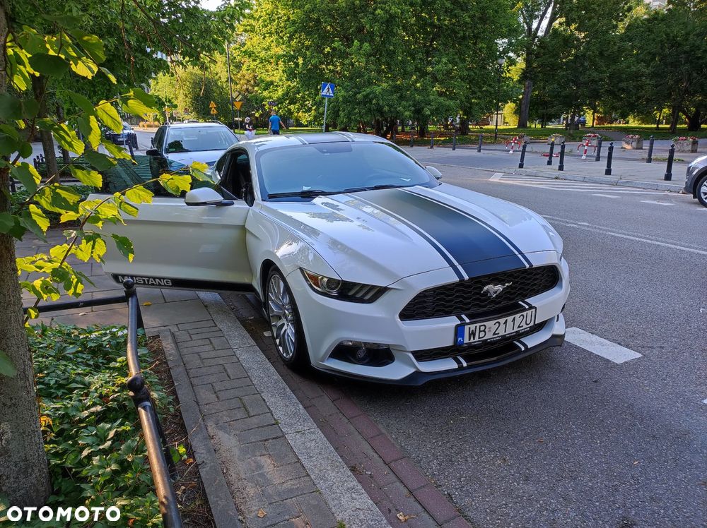 Ford Mustang 2.3 Eco Boost - 38