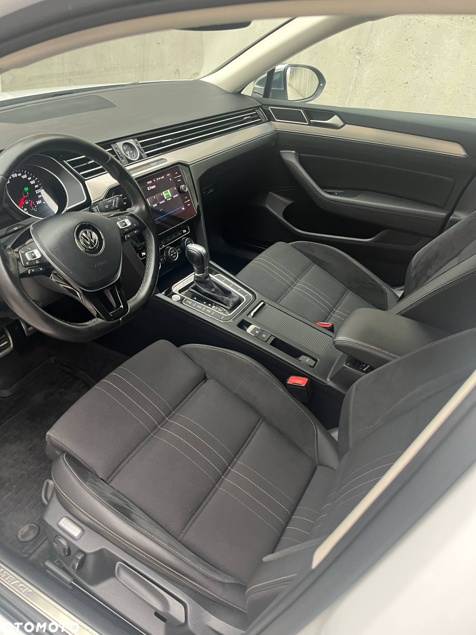 Volkswagen Passat 2.0 TDI 4Mot Elegance DSG - 6