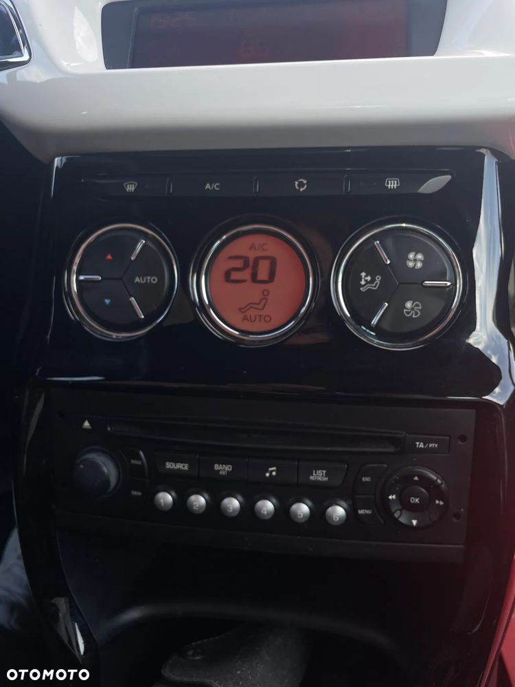 Citroën DS3 1.6 HDi SoChic - 11