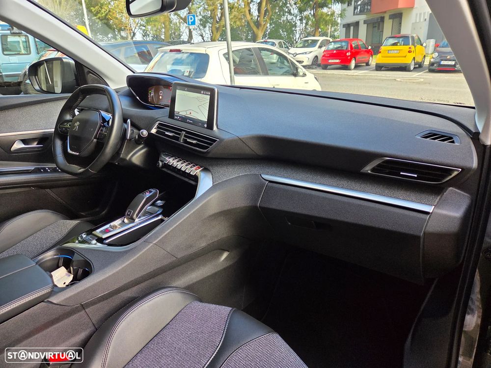 Peugeot 3008 PureTech 130 Stop & Start GPF EAT8 Allure - 23