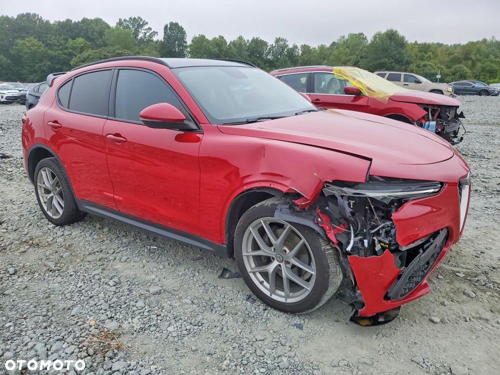 Alfa Romeo Stelvio - 2