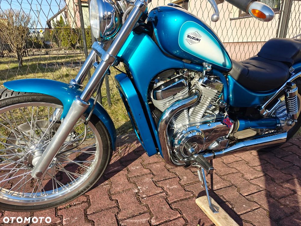Suzuki Intruder - 14