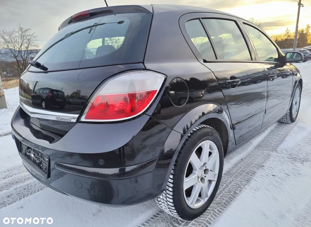 Opel Astra 2.0 Turbo Edition - 2