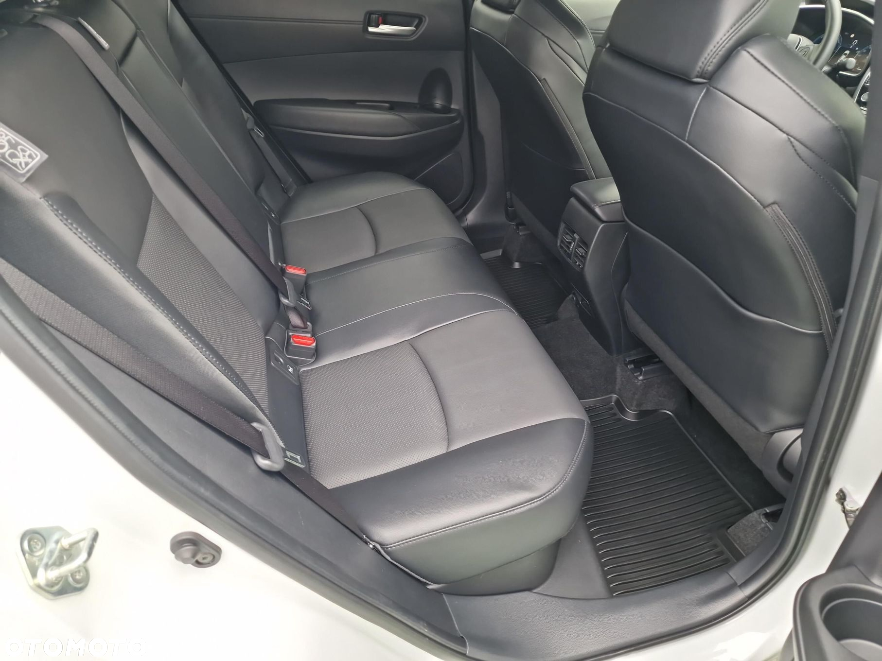 Toyota Corolla Cross - 13