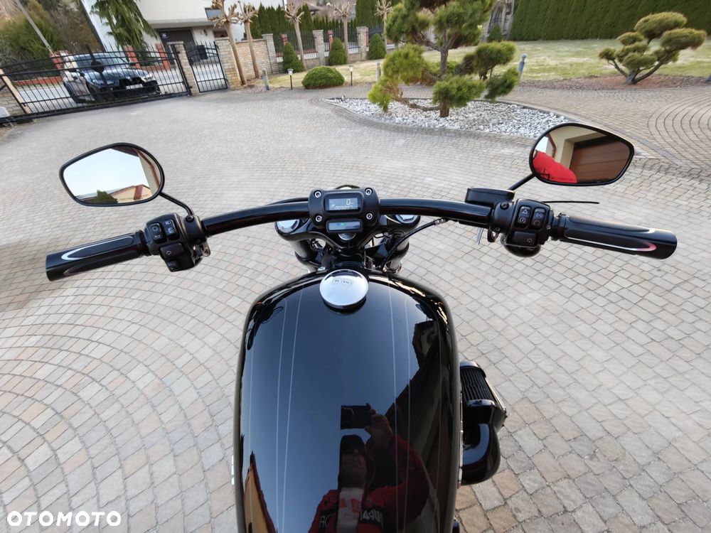 Harley-Davidson Softail Breakout - 30