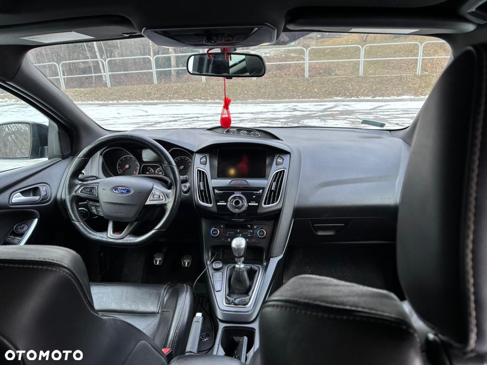 Ford Focus 2.0 EcoBoost ST - 7