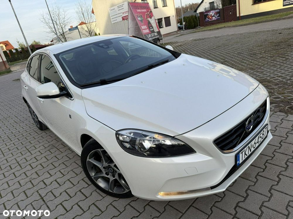 Volvo V40 - 25