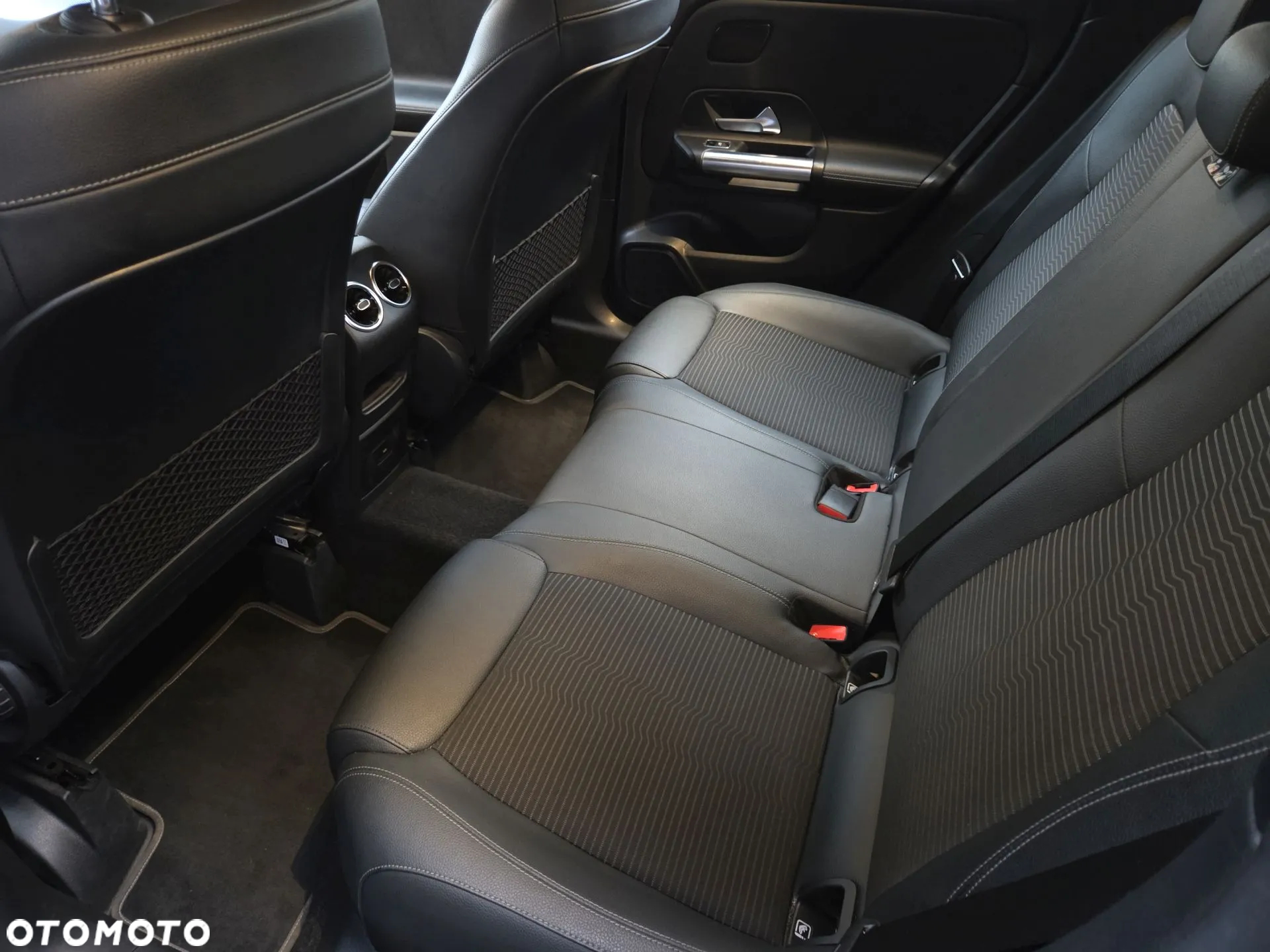 Mercedes-Benz GLA 200 d 8G-DCT Edition Progressive Line - 27
