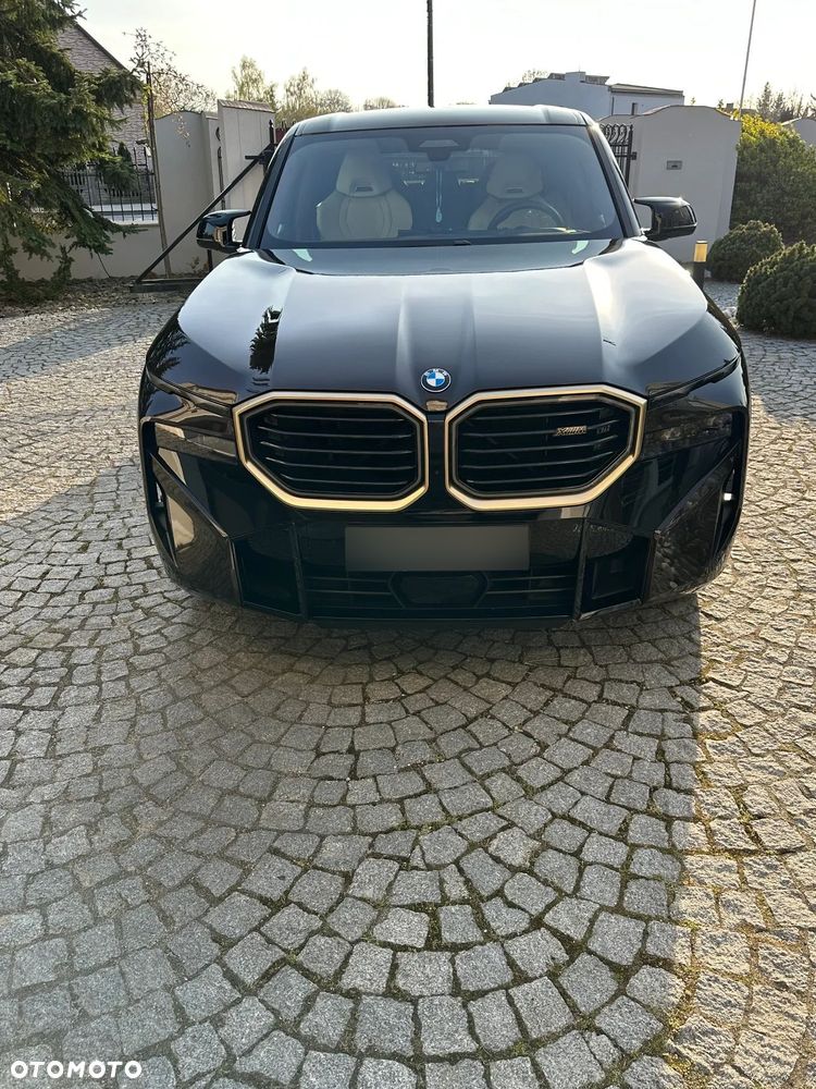 BMW XM - 13