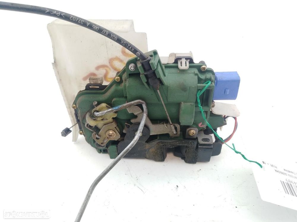 FECHADURA PORTA FRONTAL DIREITA VOLKSWAGEN POLO 2001 -3B1837015A - 3