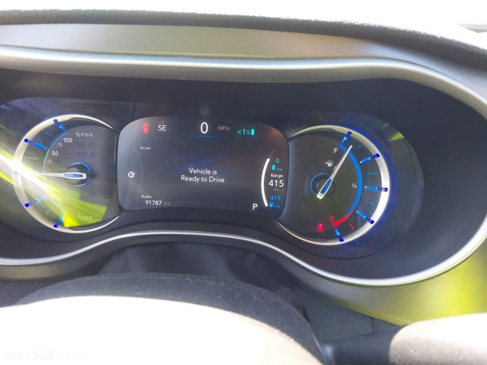 Chrysler Pacifica - 13