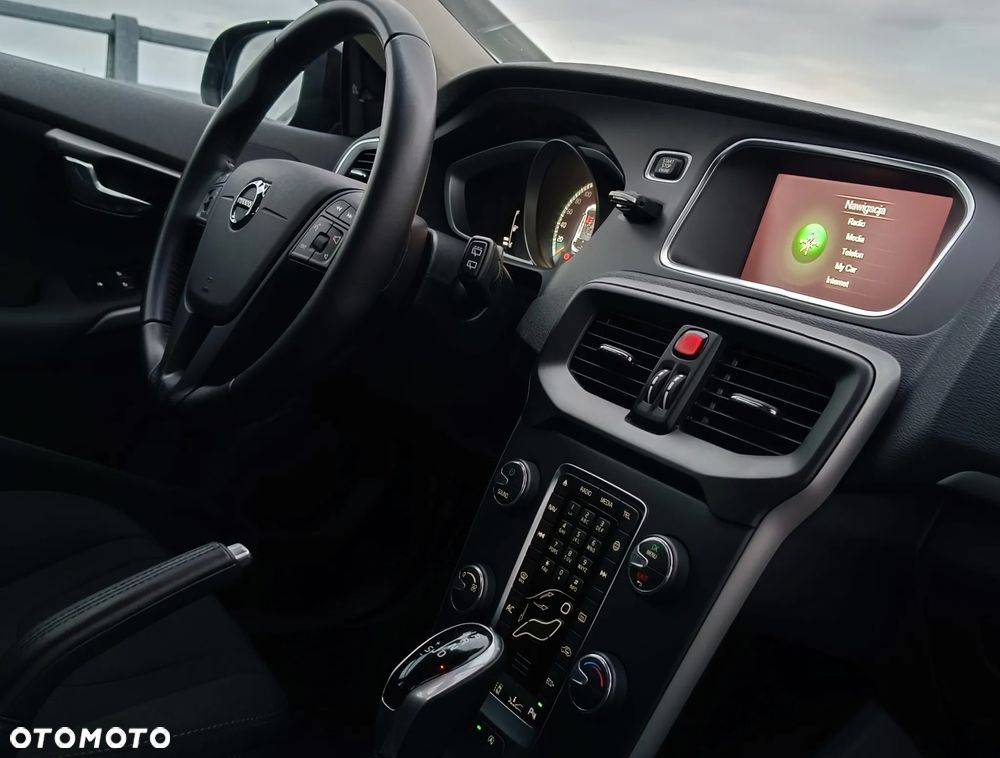 Volvo V40 D2 Geartronic RDesign - 23