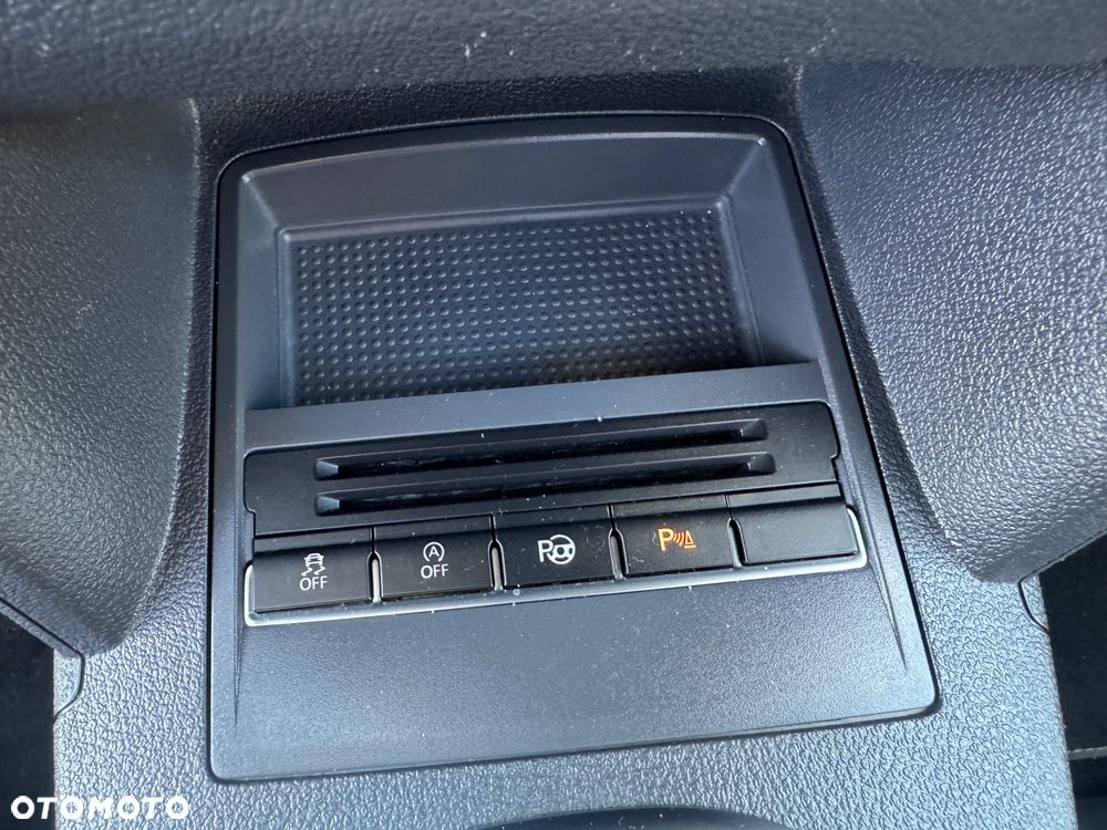 Volkswagen Touran - 18