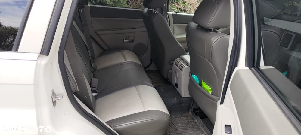 Jeep Grand Cherokee - 8