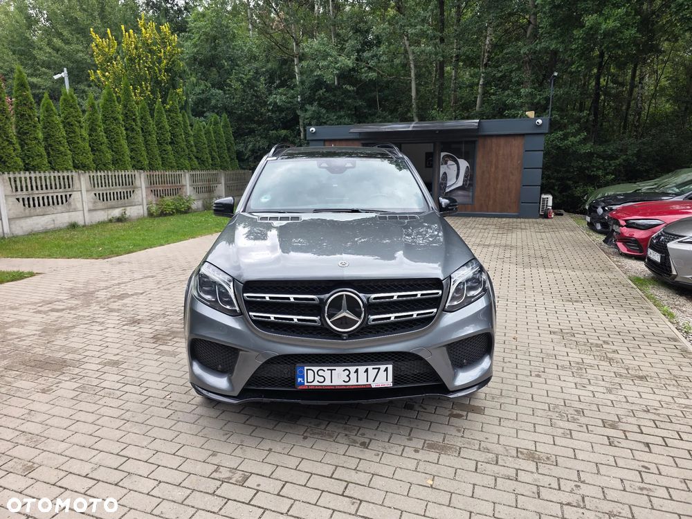 Mercedes-Benz GLS - 2