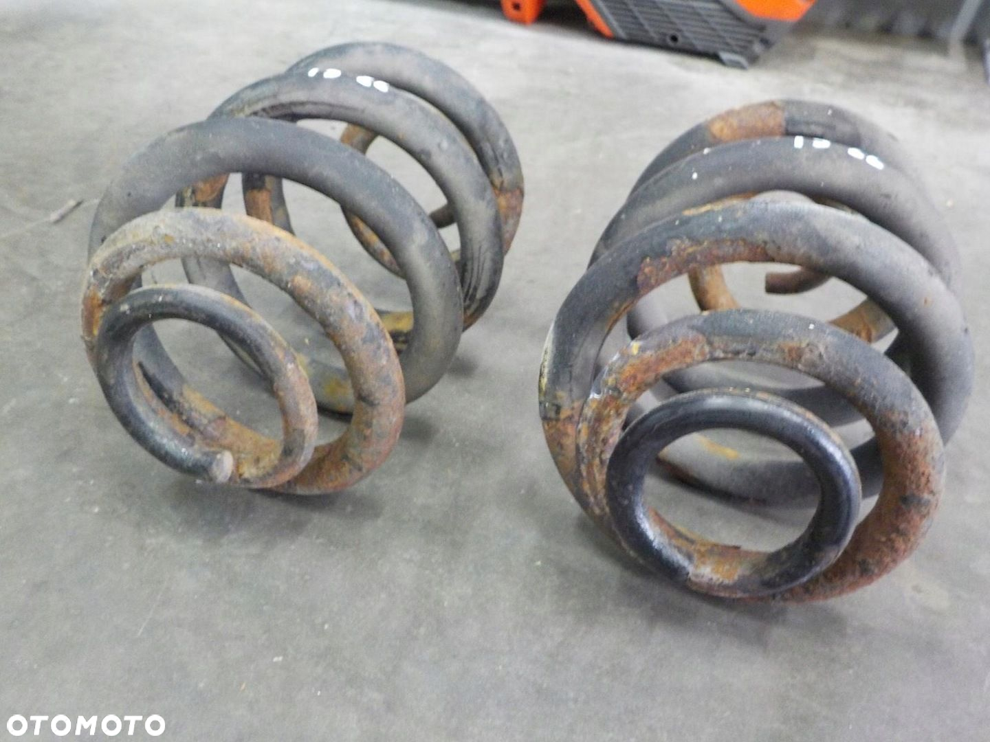 VW T4 VW T5 SPRĘŻYNA SPRĘŻYNY TYŁ TYLNE 22MM - 4