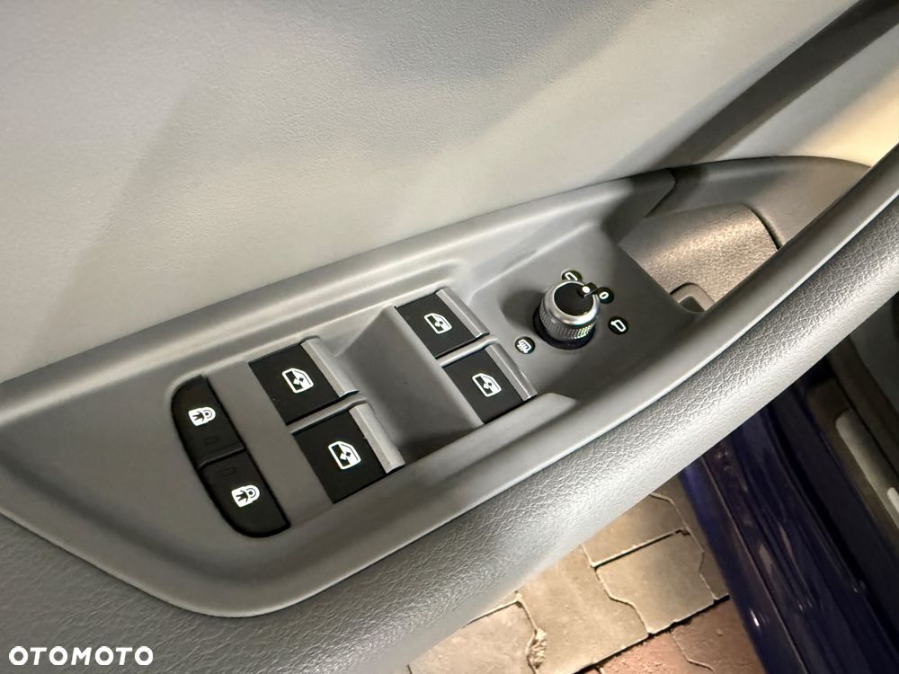 Audi A4 Limousine 40 TFSI S tronic - 16
