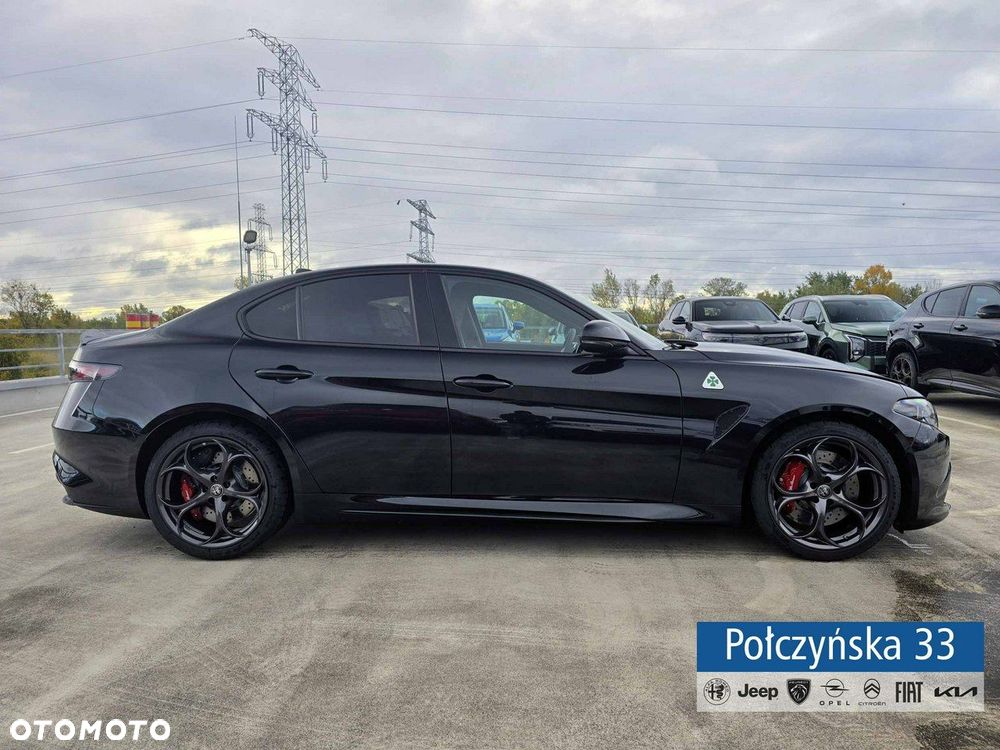 Alfa Romeo Giulia - 8