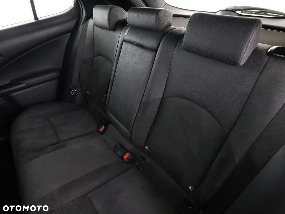 Lexus UX 250h Business Edition - 18