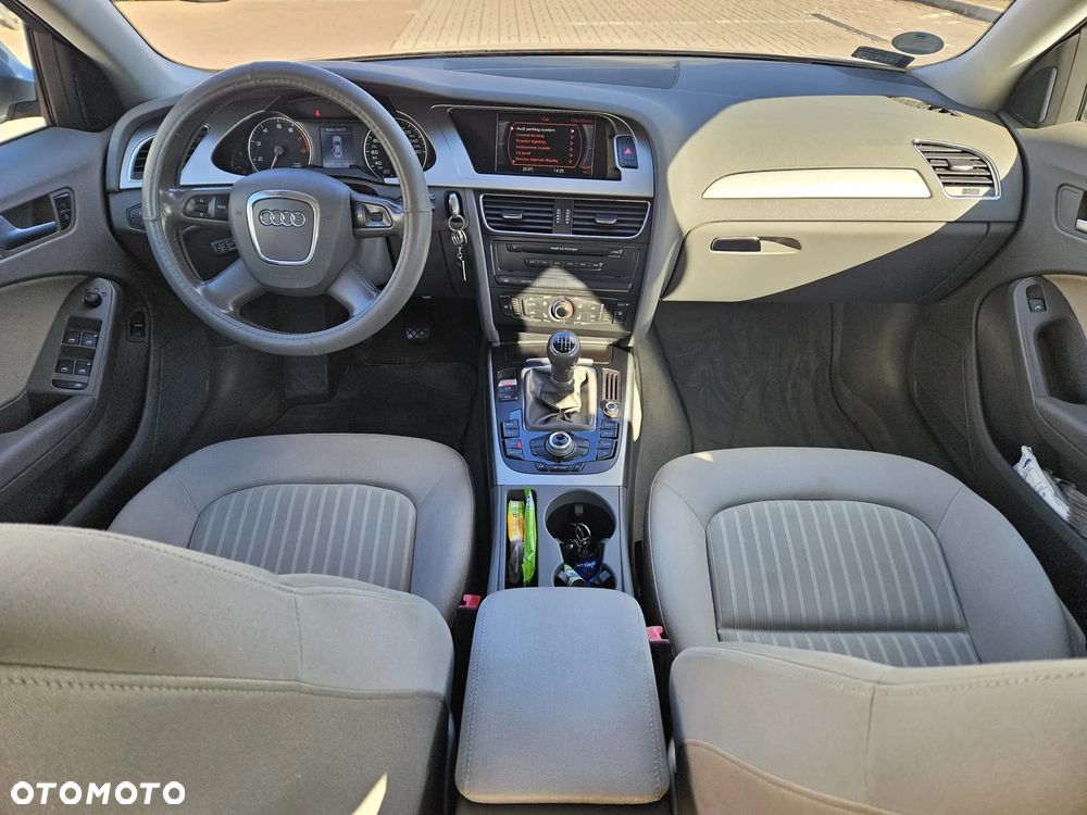 Audi A4 Limousine - 16