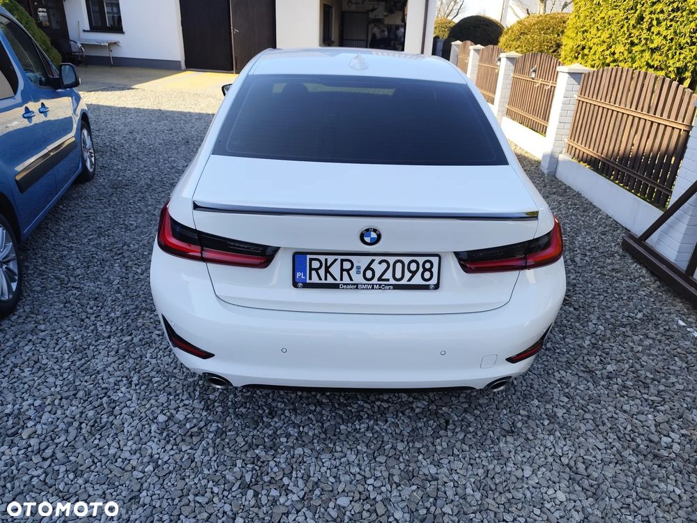 BMW Seria 3 2022 photo 5