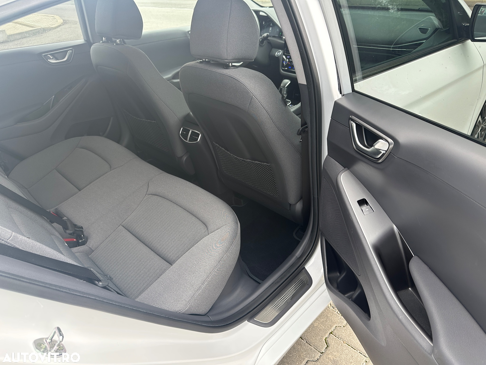 Hyundai IONIQ Plug-in-Hybrid 1.6 GDI Advantage - 16
