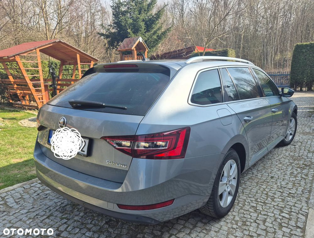 Skoda Superb 2.0 TDI DSG Ambition - 3