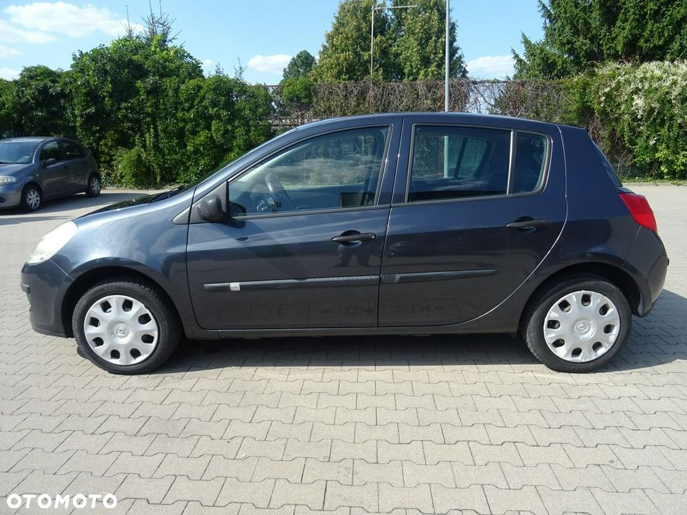 Renault Clio 1.2 16V 65 Authentique - 6
