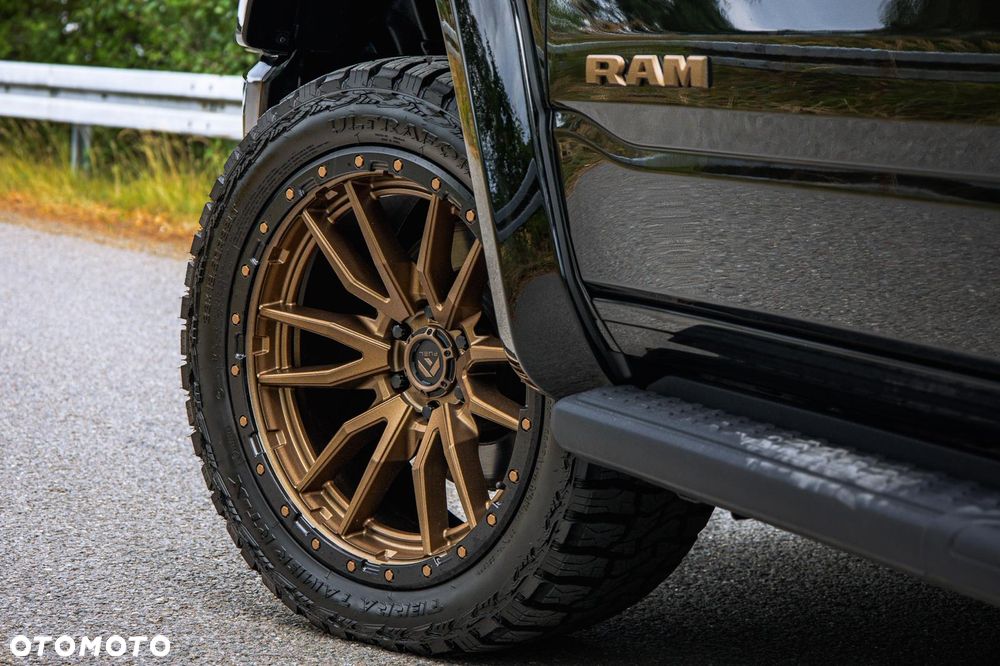 RAM 1500 5.7 Crew Cab Shortbed Laramie Black - 25