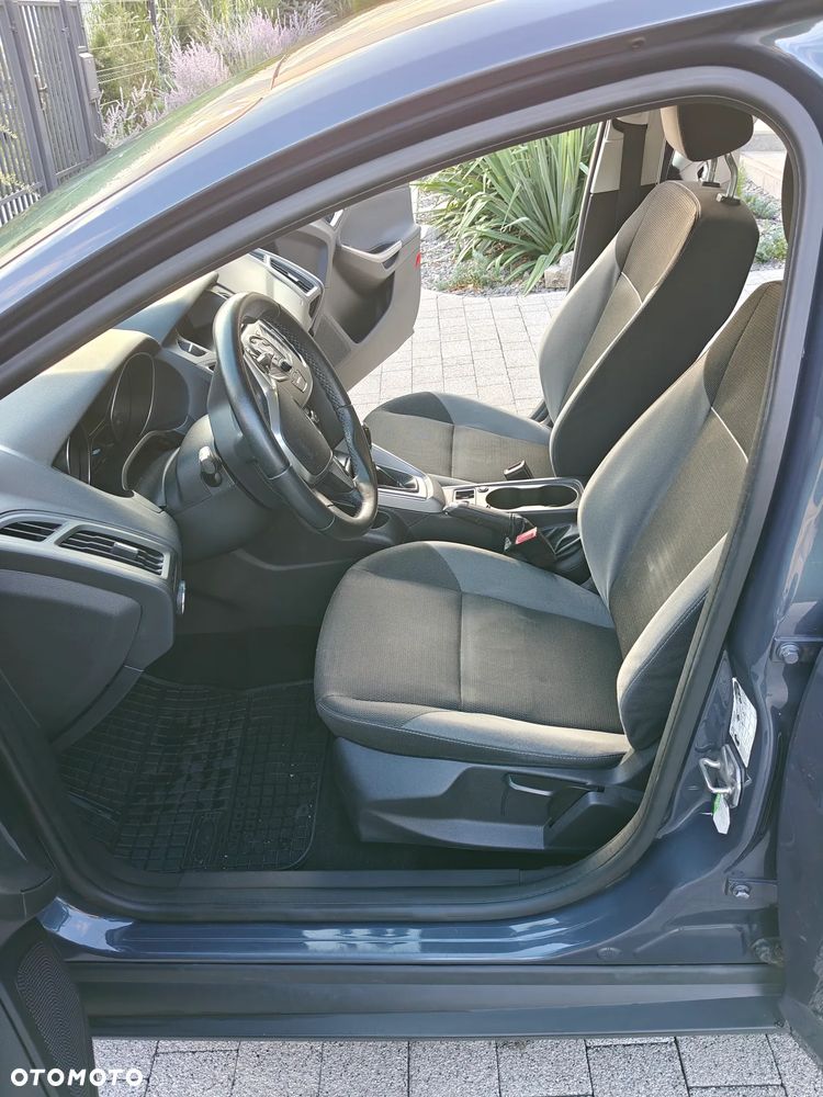 Ford Focus 1.6 Ambiente - 17
