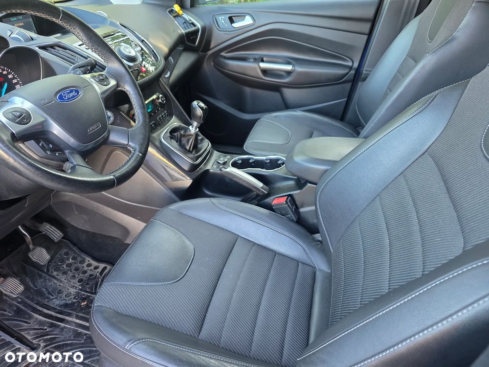 Ford Kuga 1.5 EcoBoost 2x4 Titanium - 12