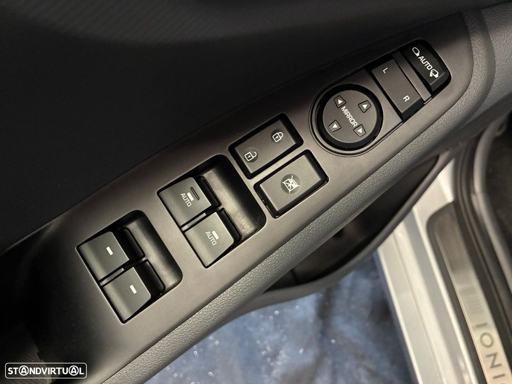 Hyundai Ioniq 1.6 GDI HEV - 16