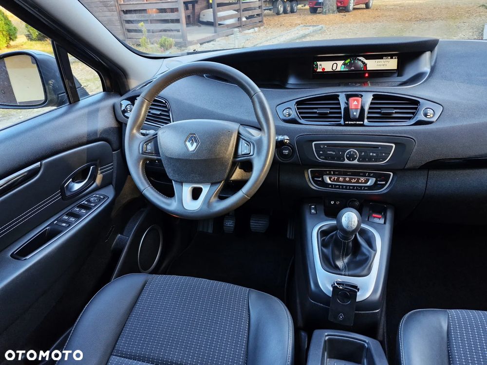 Renault Scenic 1.6 16V 110 Dynamique - 10