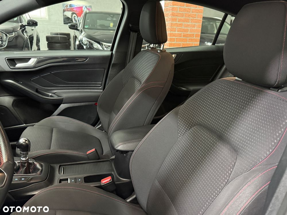 Ford Focus 2.0 EcoBlue ST-Line - 17