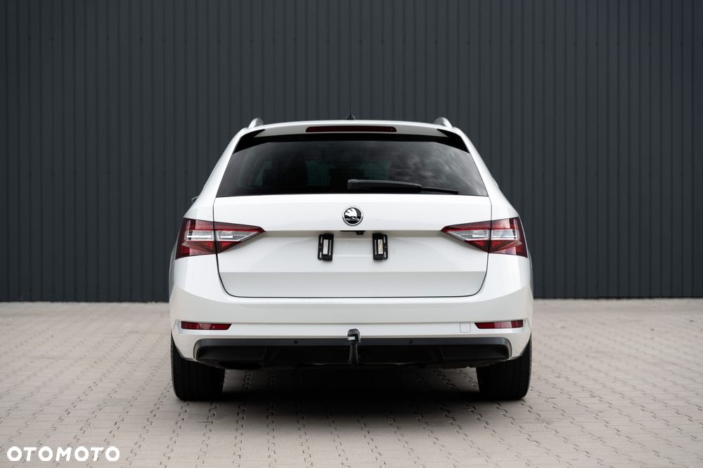 Skoda Superb 2.0 TDI L&K DSG - 10