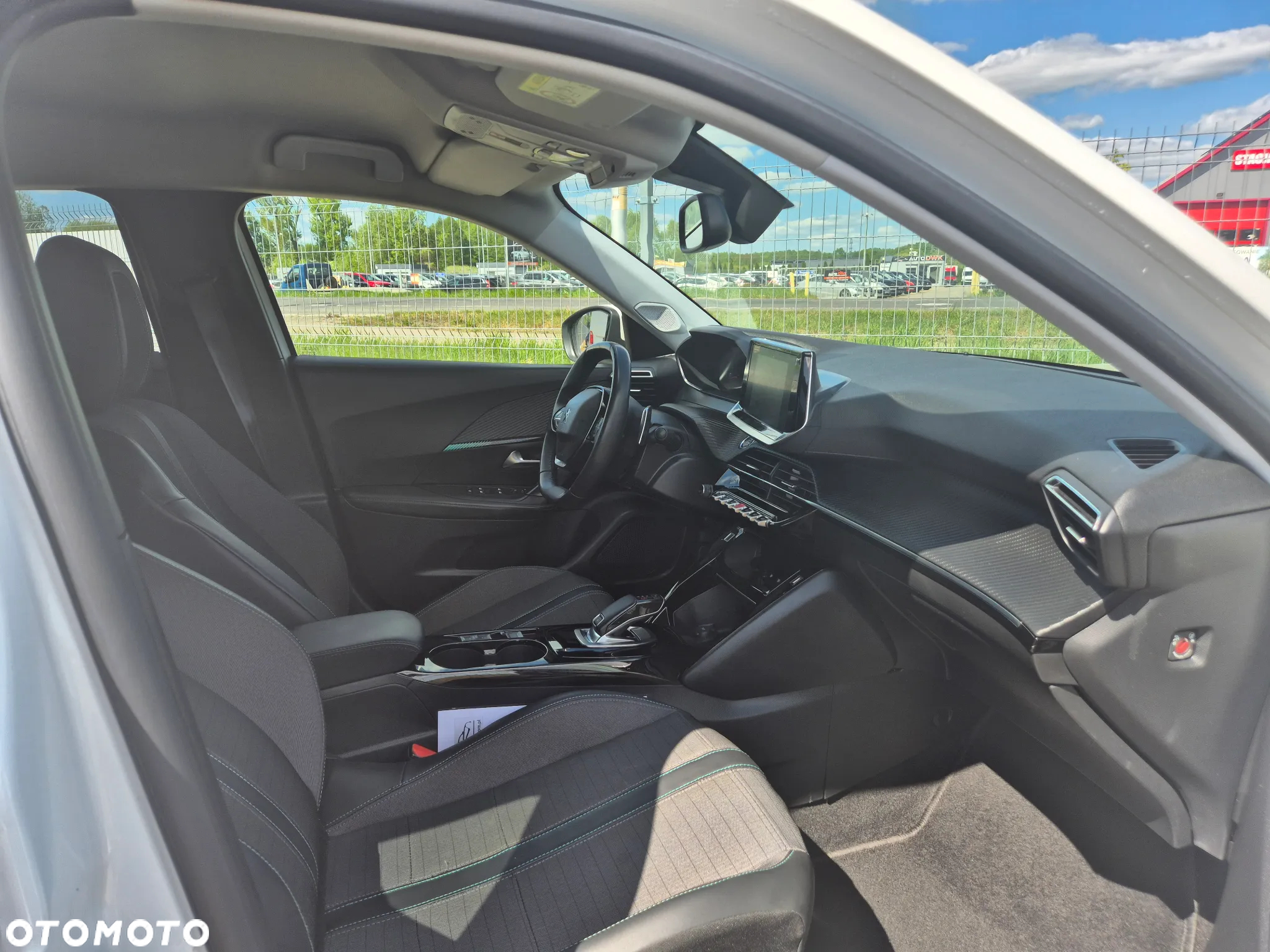 Peugeot 2008 BlueHDi 130 Allure S&S EAT8 - 22