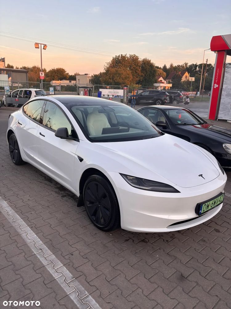 Tesla Model 3 2024 photo 3