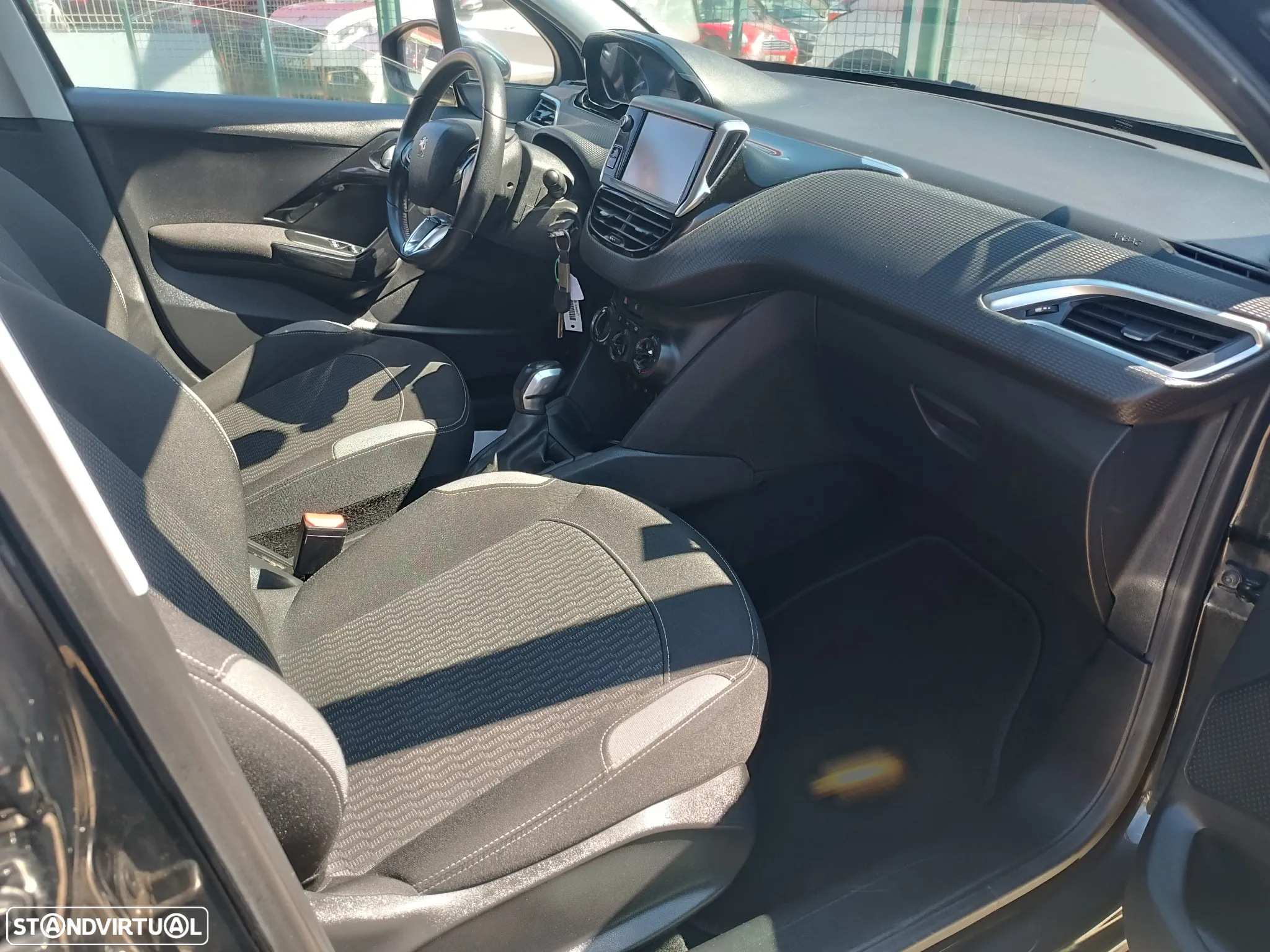 Peugeot 208 1.2 PureTech Style - 20