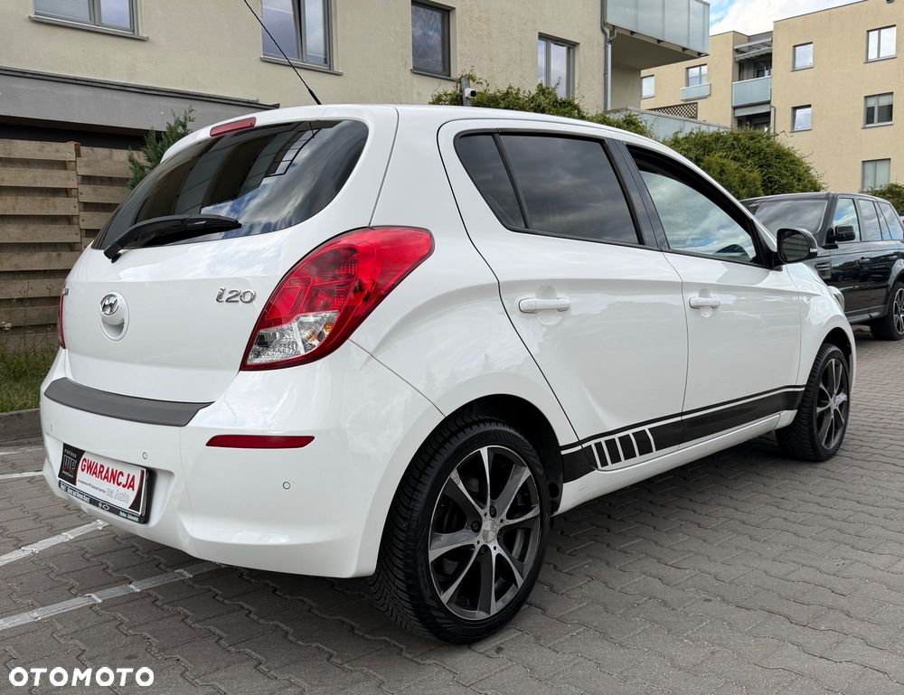 Hyundai i20 - 20