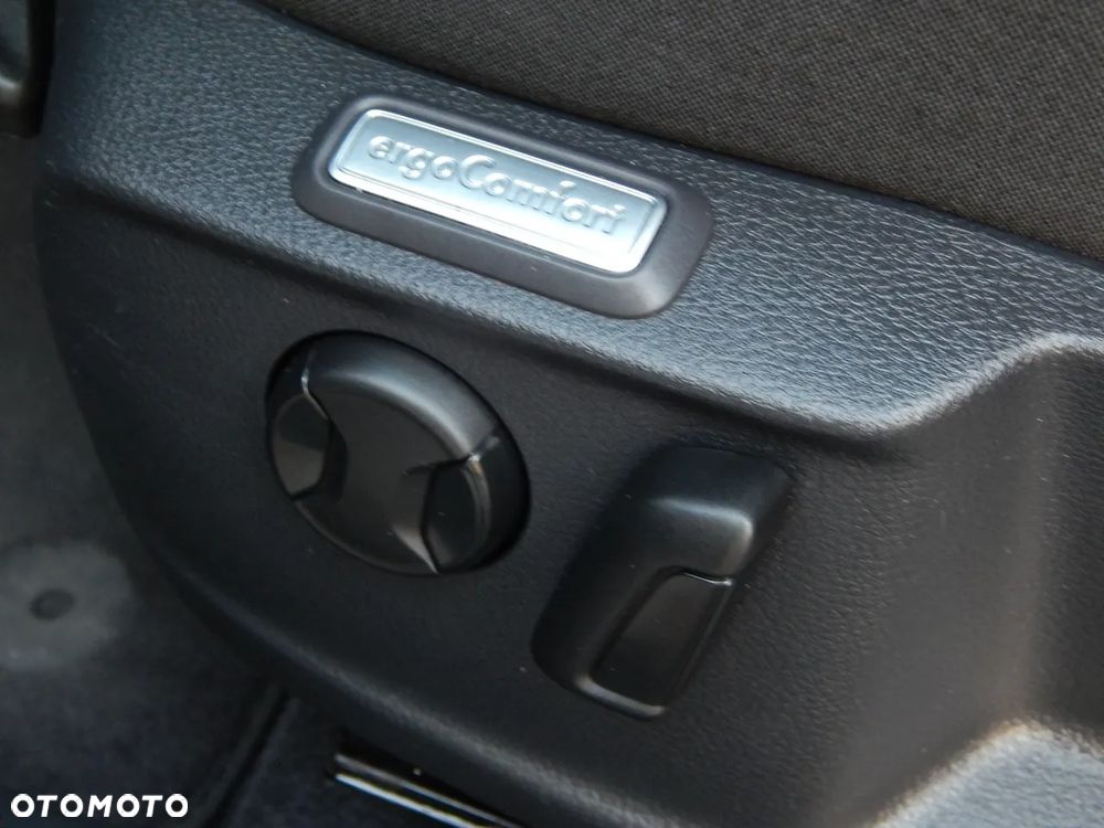 Volkswagen Passat - 26