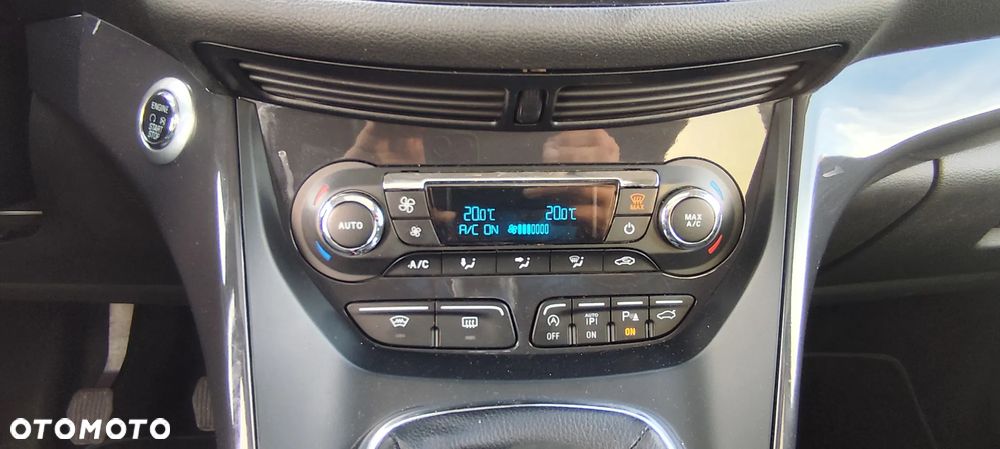 Ford Kuga 1.6 EcoBoost 2x4 Titanium - 21